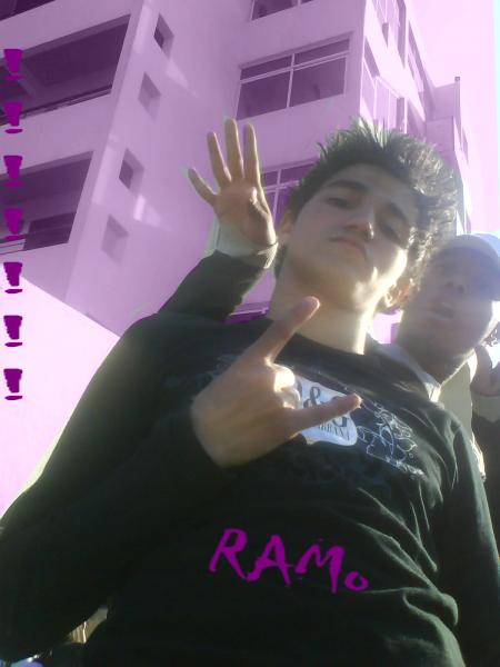 moi  and  mnin jiti  tla7  f la tof  smailo  atkhla3li toute