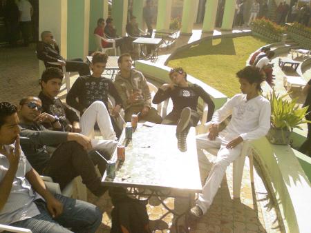 pedro + ramo ( me ) + texto + twiX + smiX  = killer  boys  and  herman + hamza   =  tt sauf killer