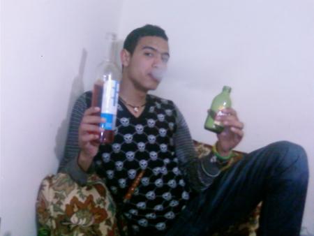 mon  couz  un mec d  folie     dawazna soiriyat   de folies  kayan ghi toute w toute  w asdi9ae toute