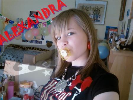 alexandra  une fille que  j'aime  bc  gros bisou change pas et jtm bb